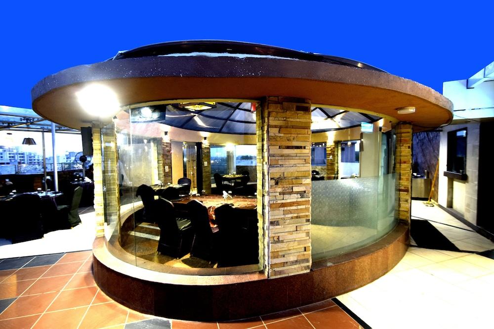 Crystal Hotel 4*